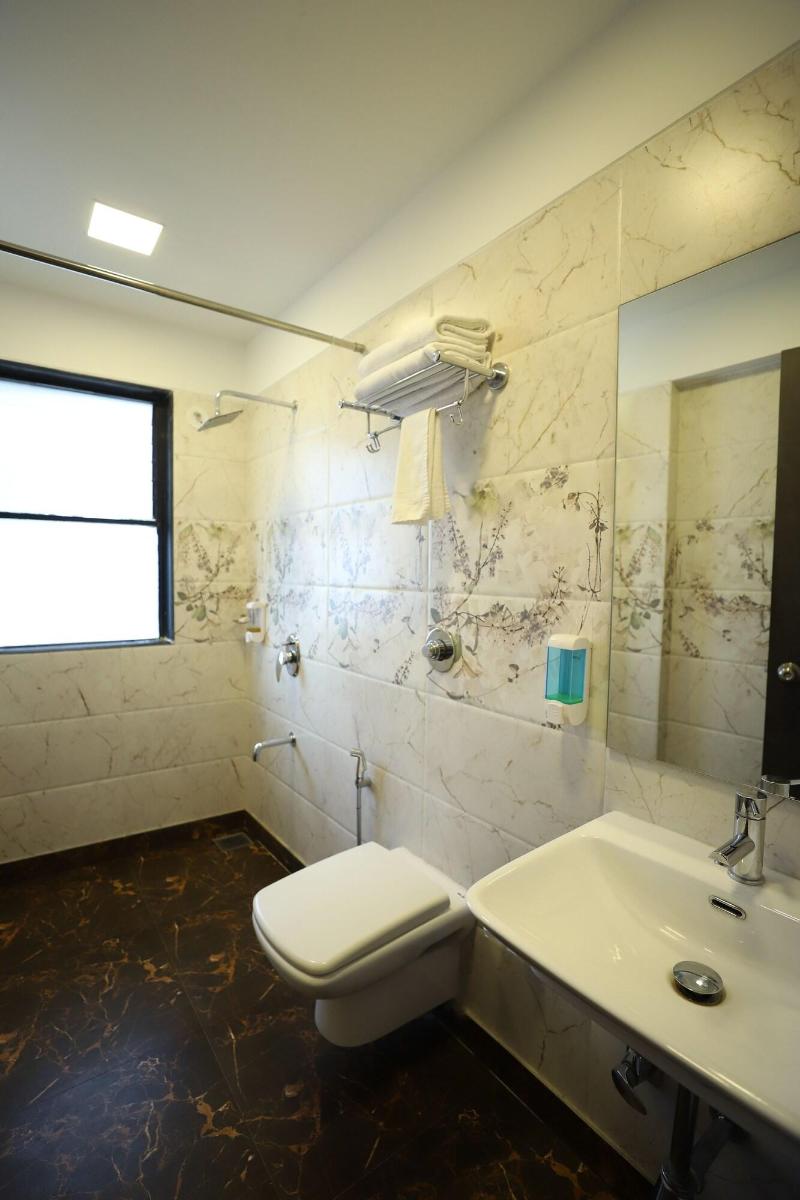 Hotel Seven Sky image