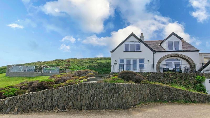 Stables Croyde 4 Bedrooms Sleeps 8 Sea Beach Views image