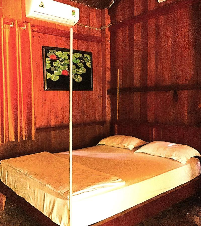 DOUBLE TWO BEDS