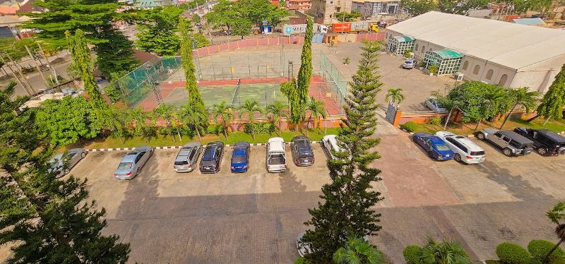 Villa Park Hotels image