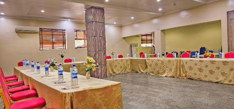 Villa Park Hotels image