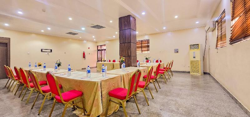 Villa Park Hotels image