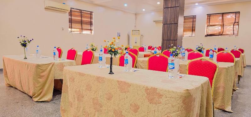 Villa Park Hotels image