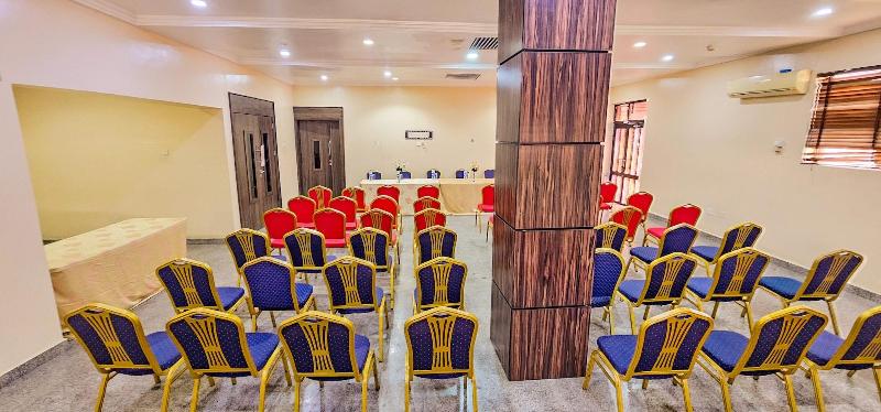 Villa Park Hotels image