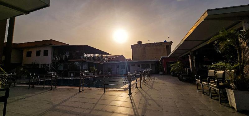 Villa Park Hotels image