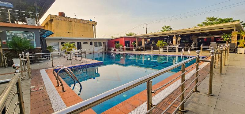 Villa Park Hotels image