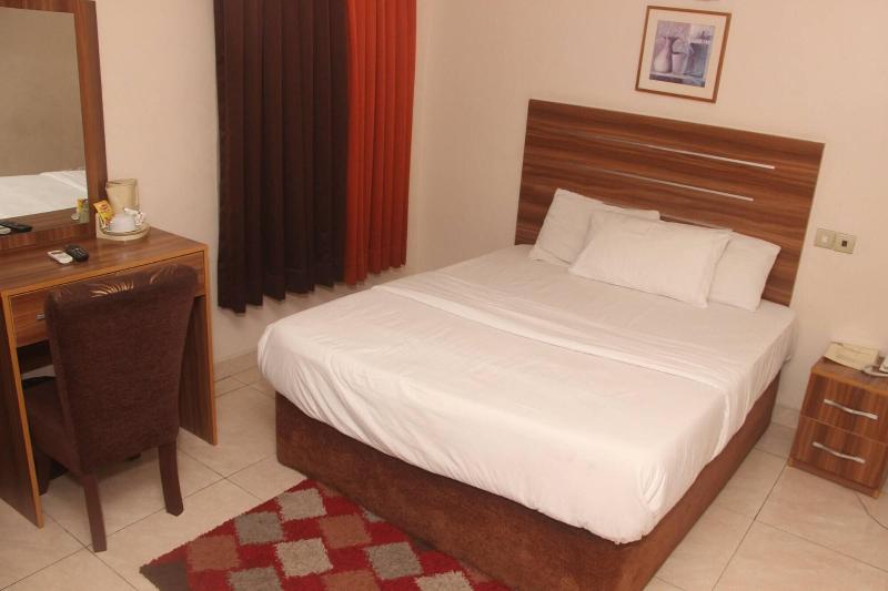 Villa Park Hotels image