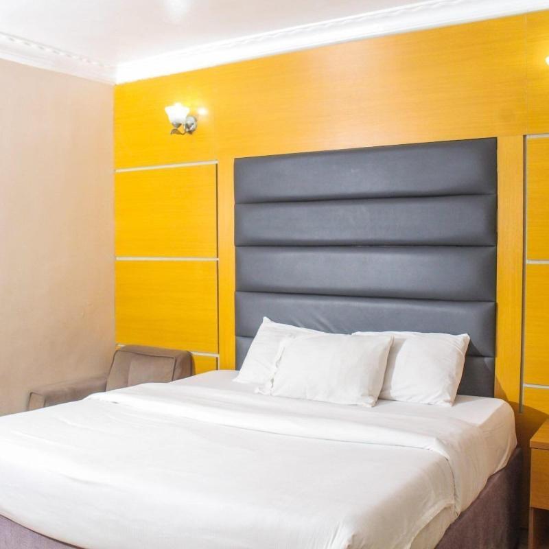 Villa Park Hotels image