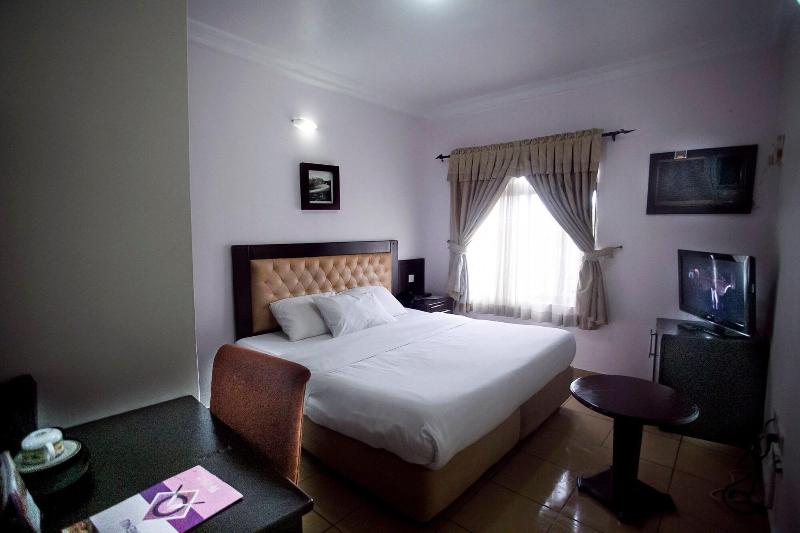 Villa Park Hotels image