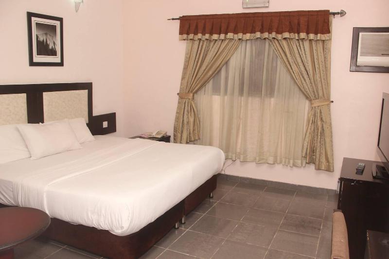 Villa Park Hotels image
