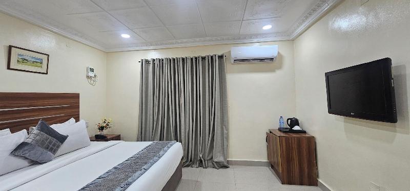 Villa Park Hotels image