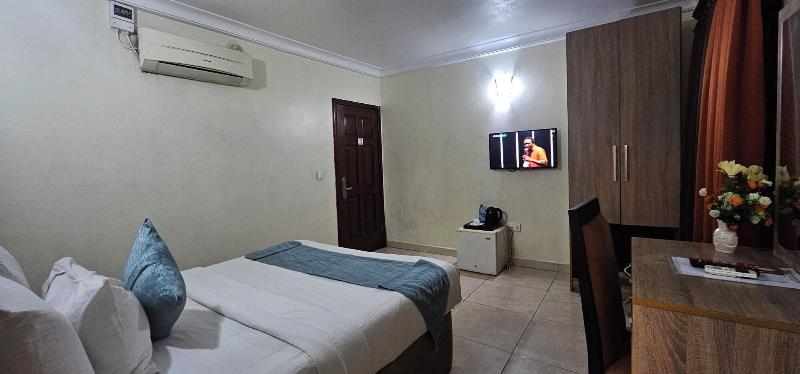 Villa Park Hotels image