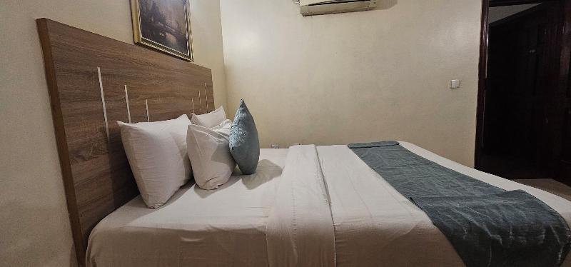 Villa Park Hotels image