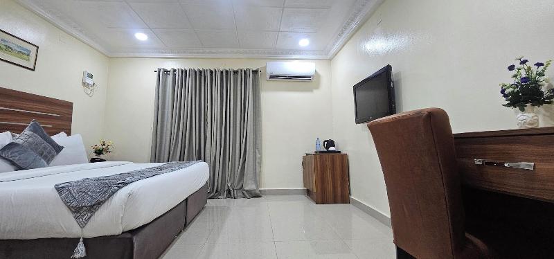 Villa Park Hotels image