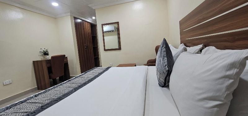 Villa Park Hotels image