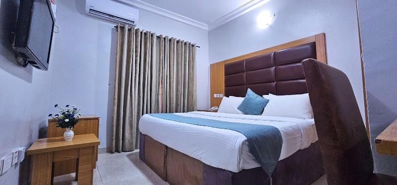 Villa Park Hotels image