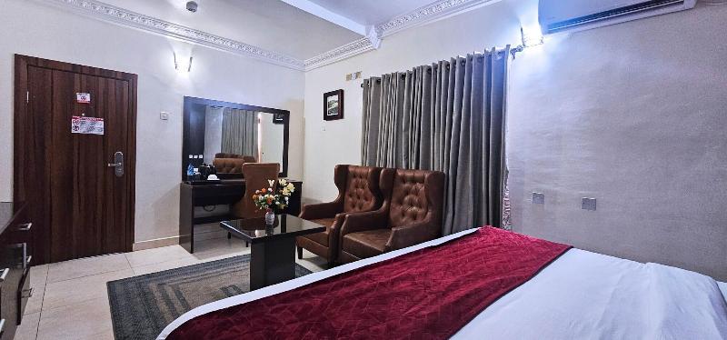 Villa Park Hotels image