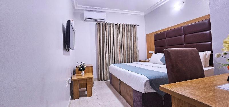 Villa Park Hotels image