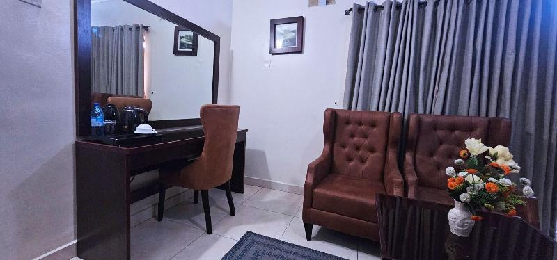 Villa Park Hotels image