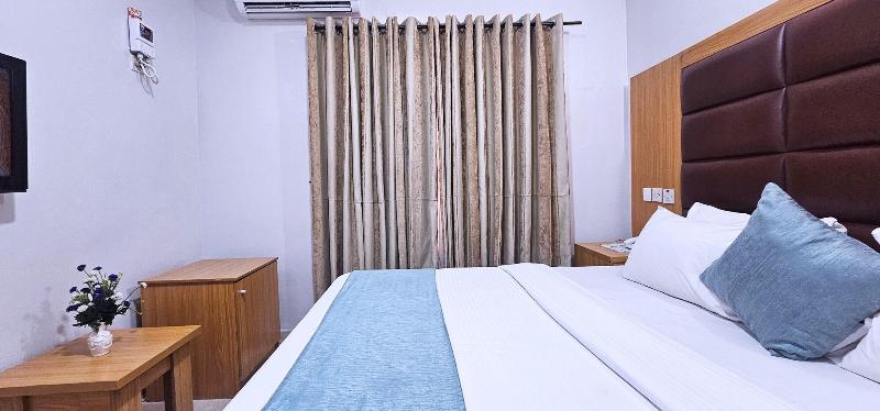 Villa Park Hotels image