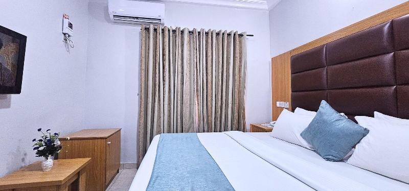 Villa Park Hotels image