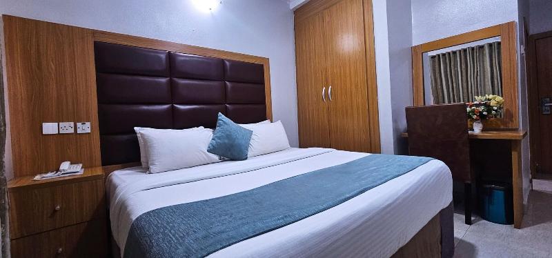 Villa Park Hotels image