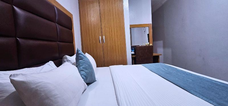 Villa Park Hotels image