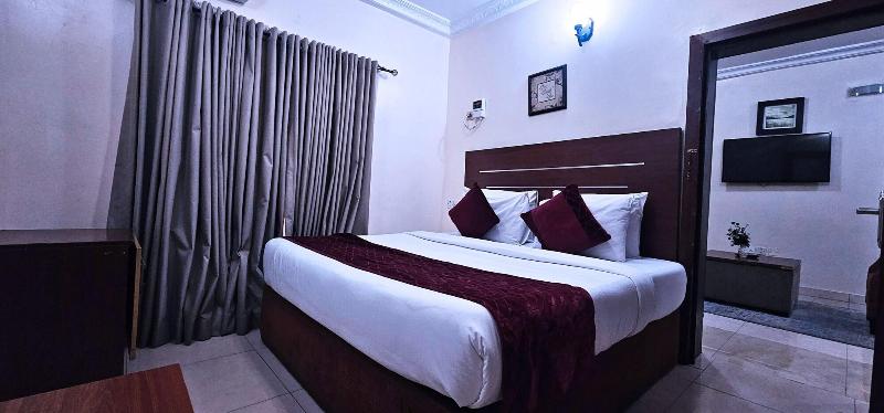 Villa Park Hotels image