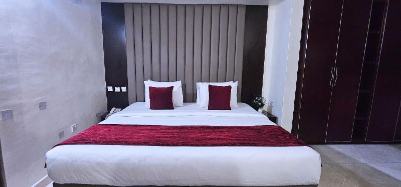 Villa Park Hotels image