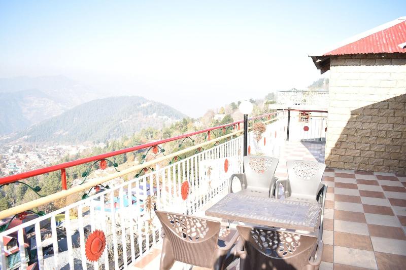 Al Qamar Hotel Murree image