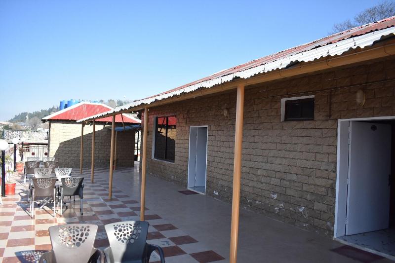 Al Qamar Hotel Murree image