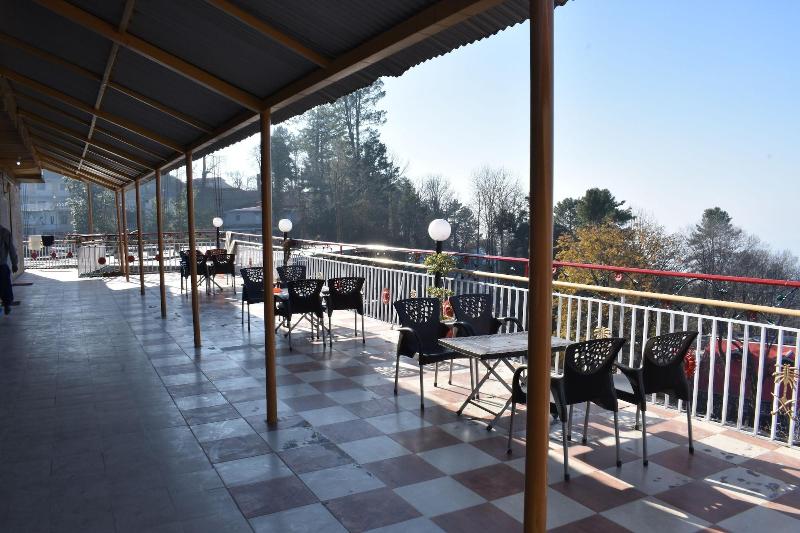 Al Qamar Hotel Murree image