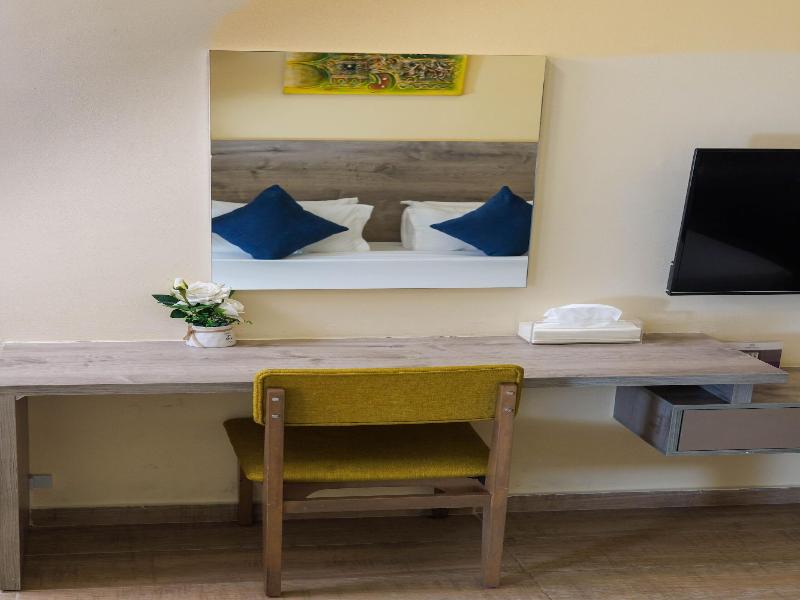 Silver Moon Hotel image