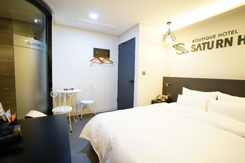 Saturn Hotel image