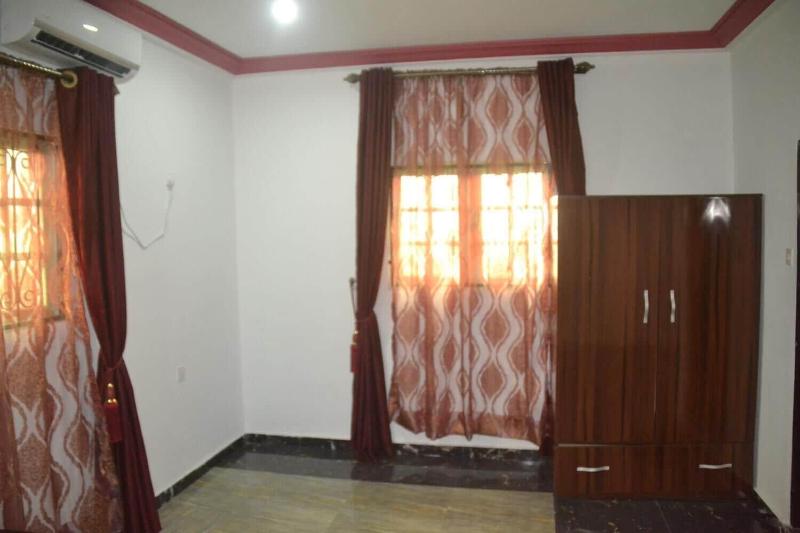 Evaville Hotel N Lounge image