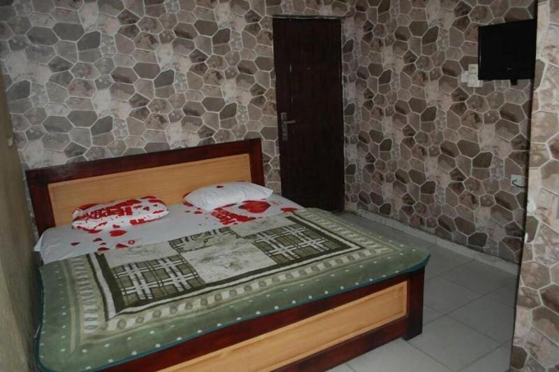 Evaville Hotel N Lounge image