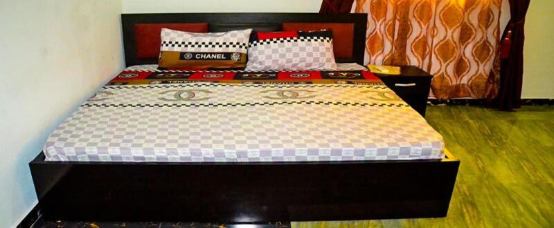 Evaville Hotel N Lounge image