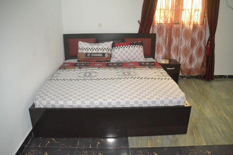 Evaville Hotel N Lounge image