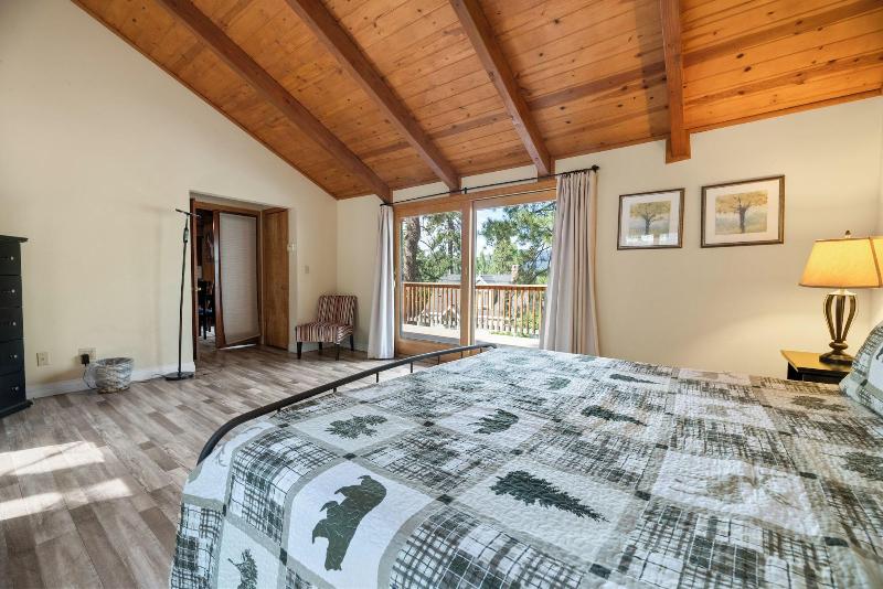 Bear Claw Cabin image