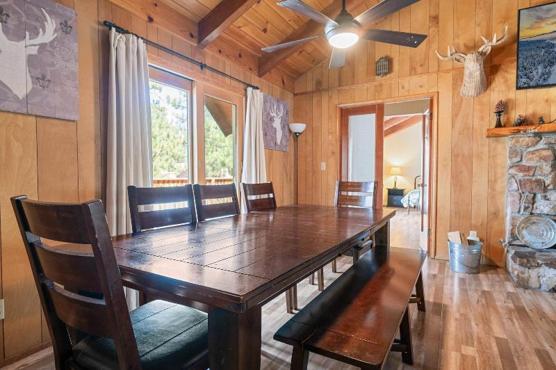 Bear Claw Cabin image