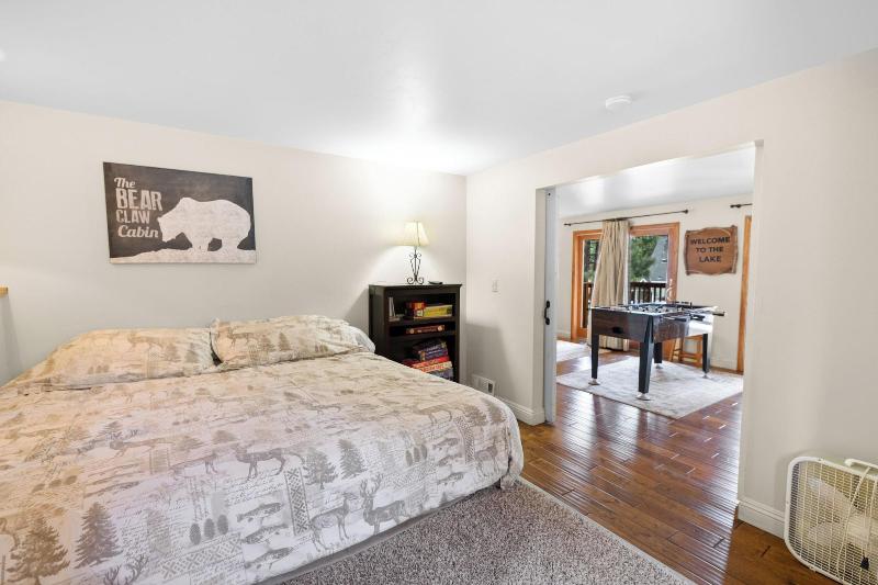 Bear Claw Cabin image