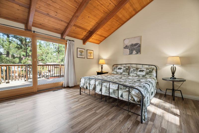 Bear Claw Cabin image
