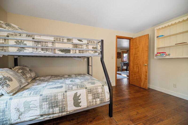 Bear Claw Cabin image