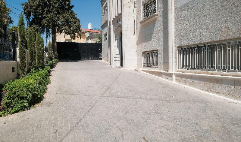 Dali House image