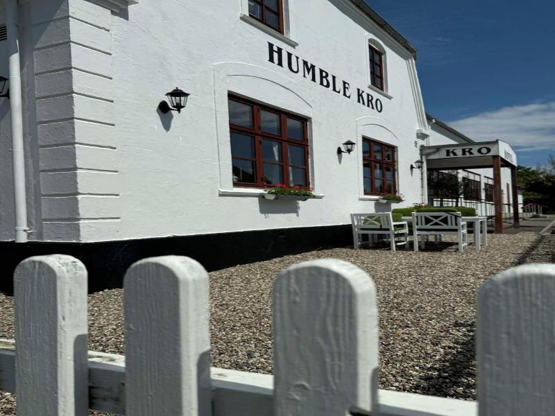 Bui Hotel Humble image