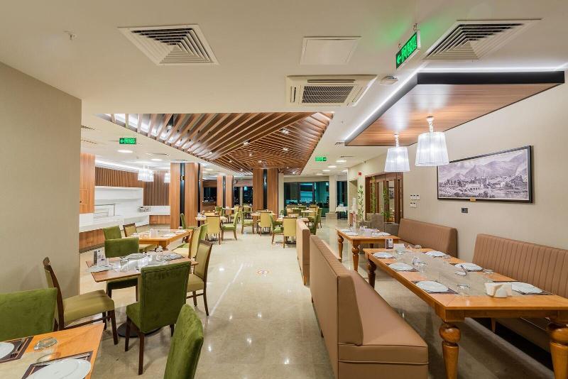 Artes Hotel image 3