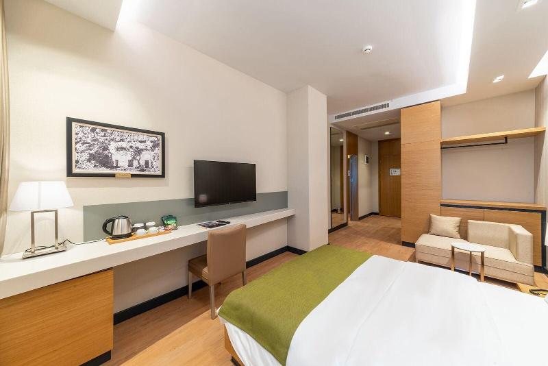 Artes Hotel image