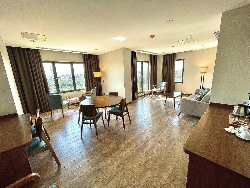Turkmen Riverside Hotel image
