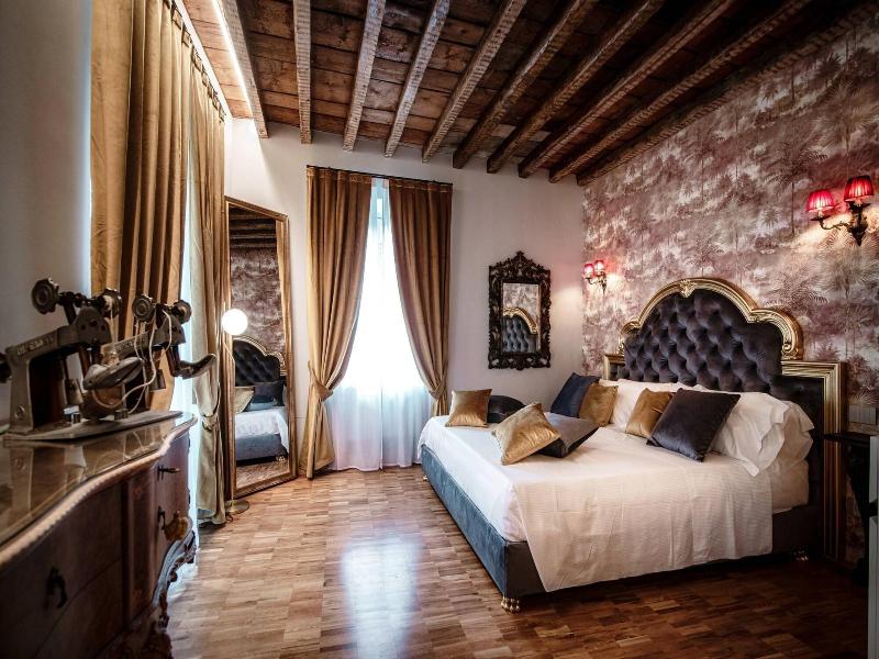 Aurum Como Luxury Suites image