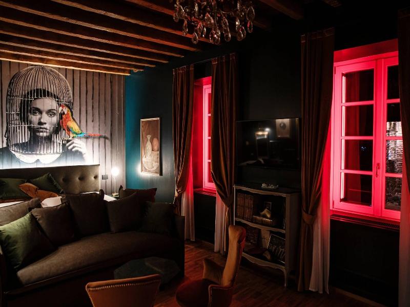 Aurum Como Luxury Suites image